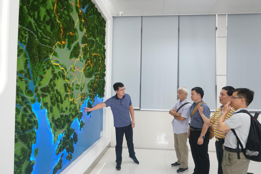 校友讲解惠州市地形图