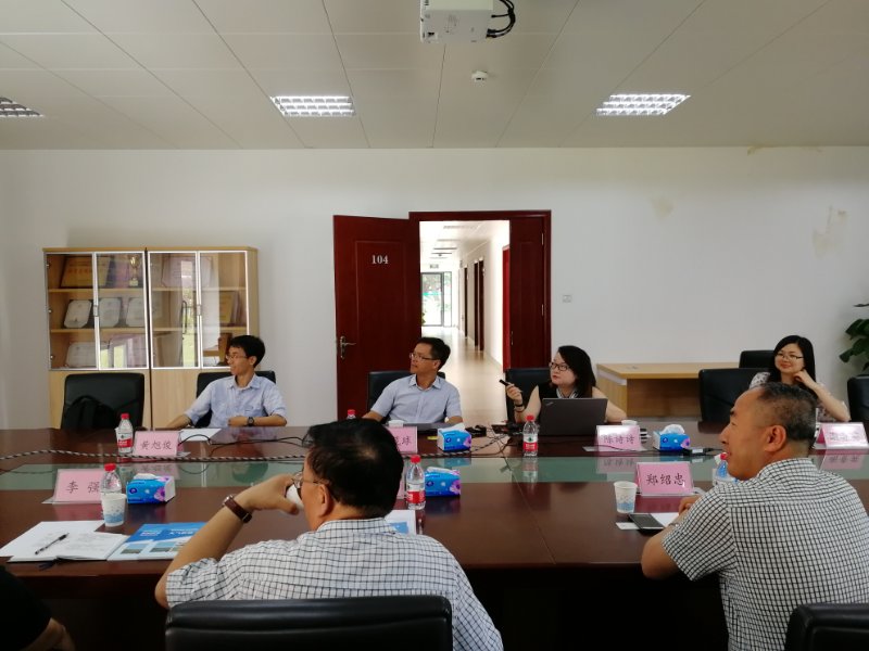 图1：陈诗诗副书记介绍学院发展情况