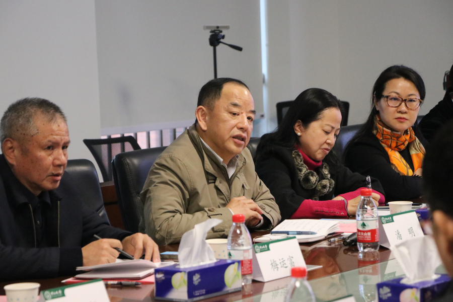 市政协潘明副主席作总结发言