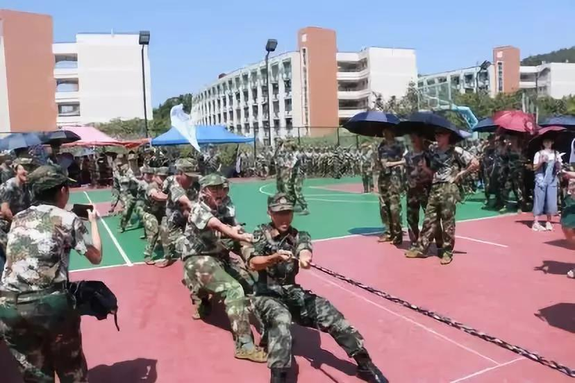 拔河场上的奋战