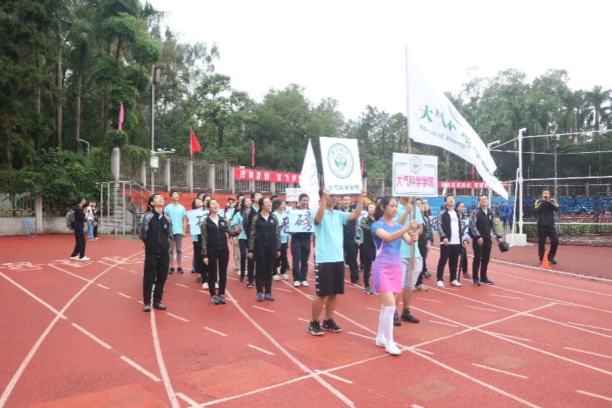 我院师生方阵入场