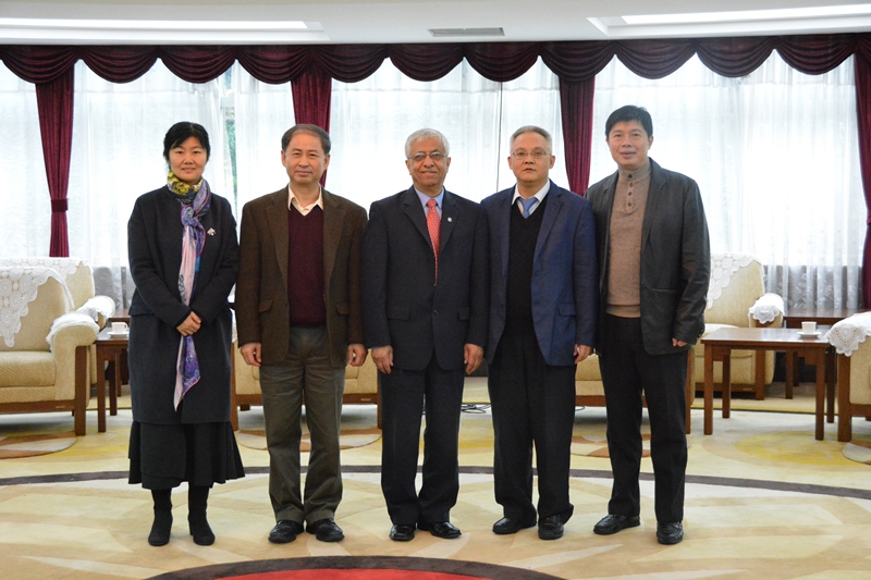 美国能源部全球变化研究联合研究所所长GhassemAsrar博士访问我校