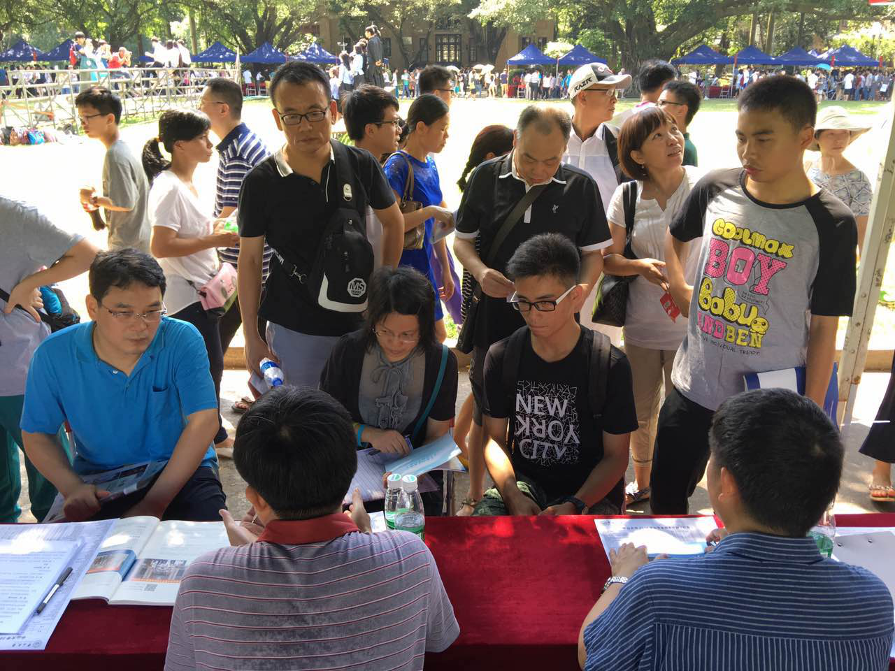 我院师生参加中山大学2016年校园开放日招生咨询