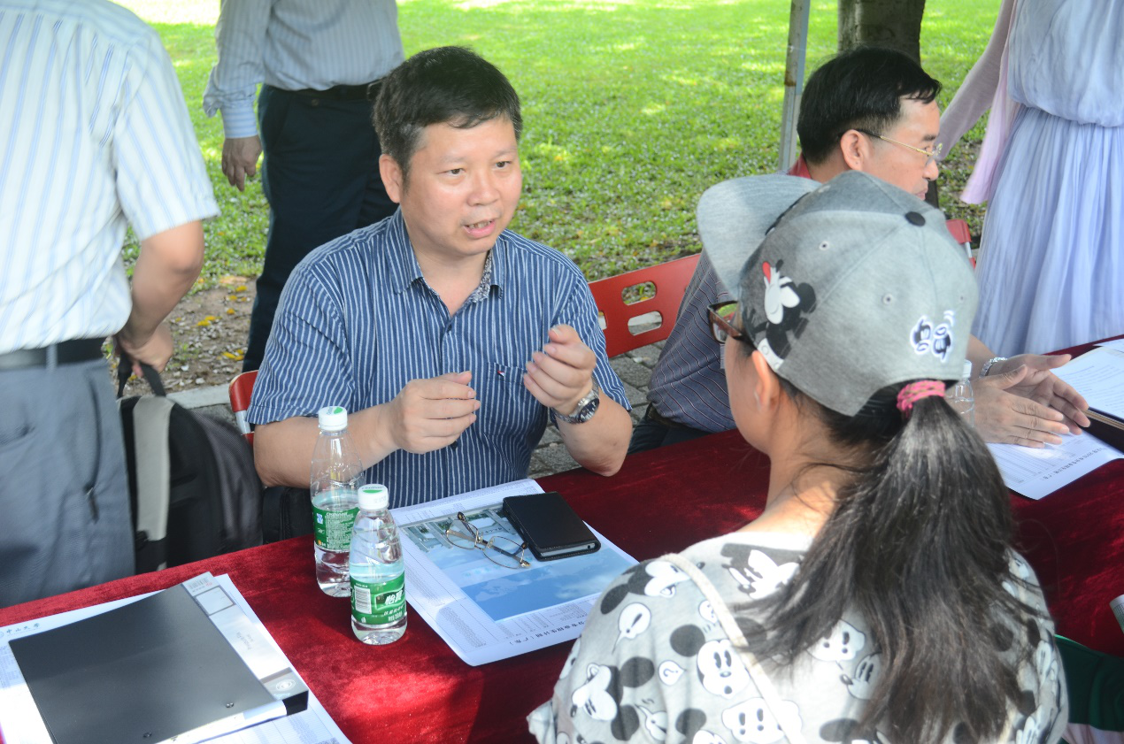 我院师生参加中山大学2016年校园开放日招生咨询