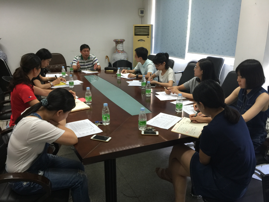 党总支杨建林书记对我院行政团队作指导 