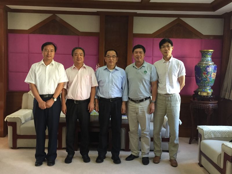 杨清华校长助理率队赴珠海市进一步推进我院与气象局的全面合作