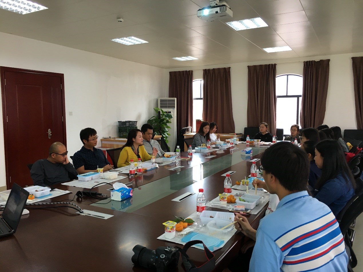 陈诗诗副书记解答同学疑问