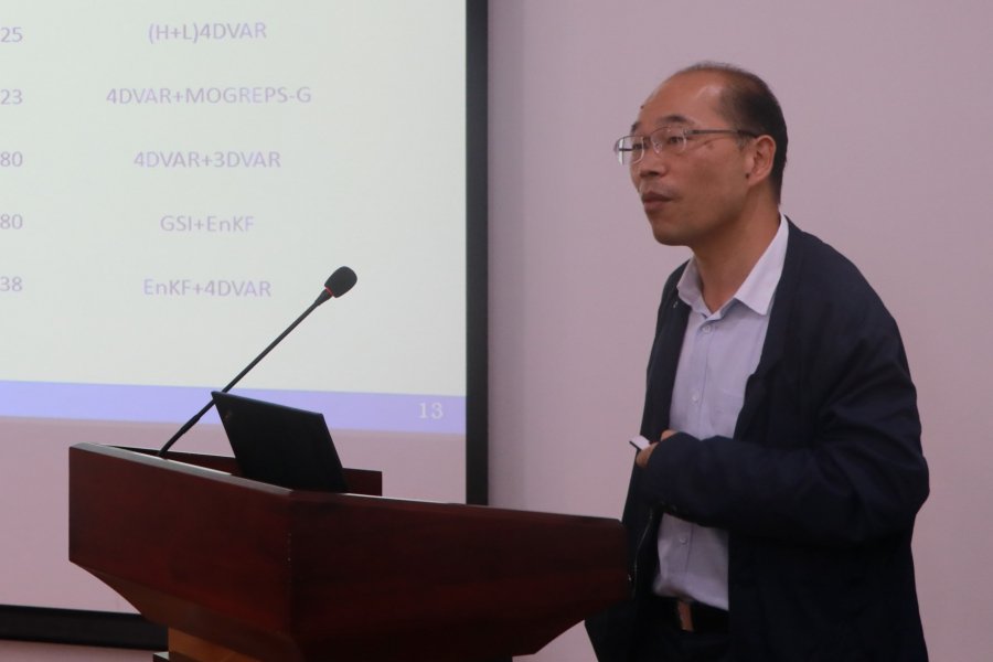 张卫民教授就“全球中期数值预报技术研究进展”做特约报告