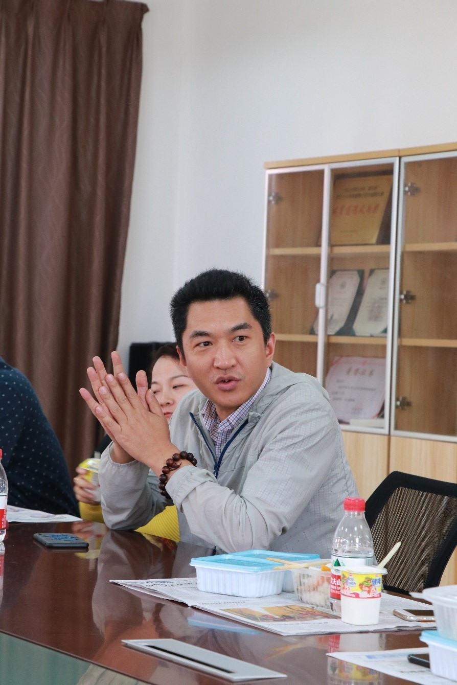 崔峻教授耐心解答同学疑问