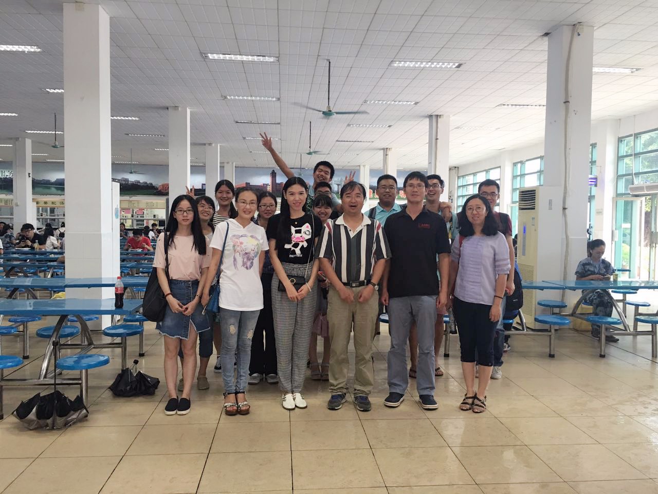 我院在珠海校区举办首次院长午餐会