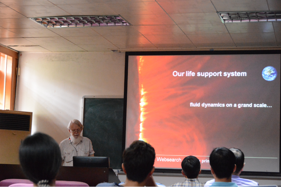 剑桥大学Michael Edgeworth McIntyre教授到访我院作学术交流