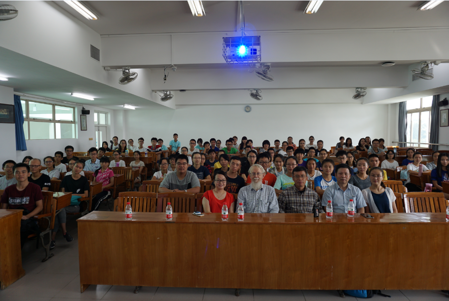 剑桥大学Michael Edgeworth McIntyre教授到访我院作学术交流