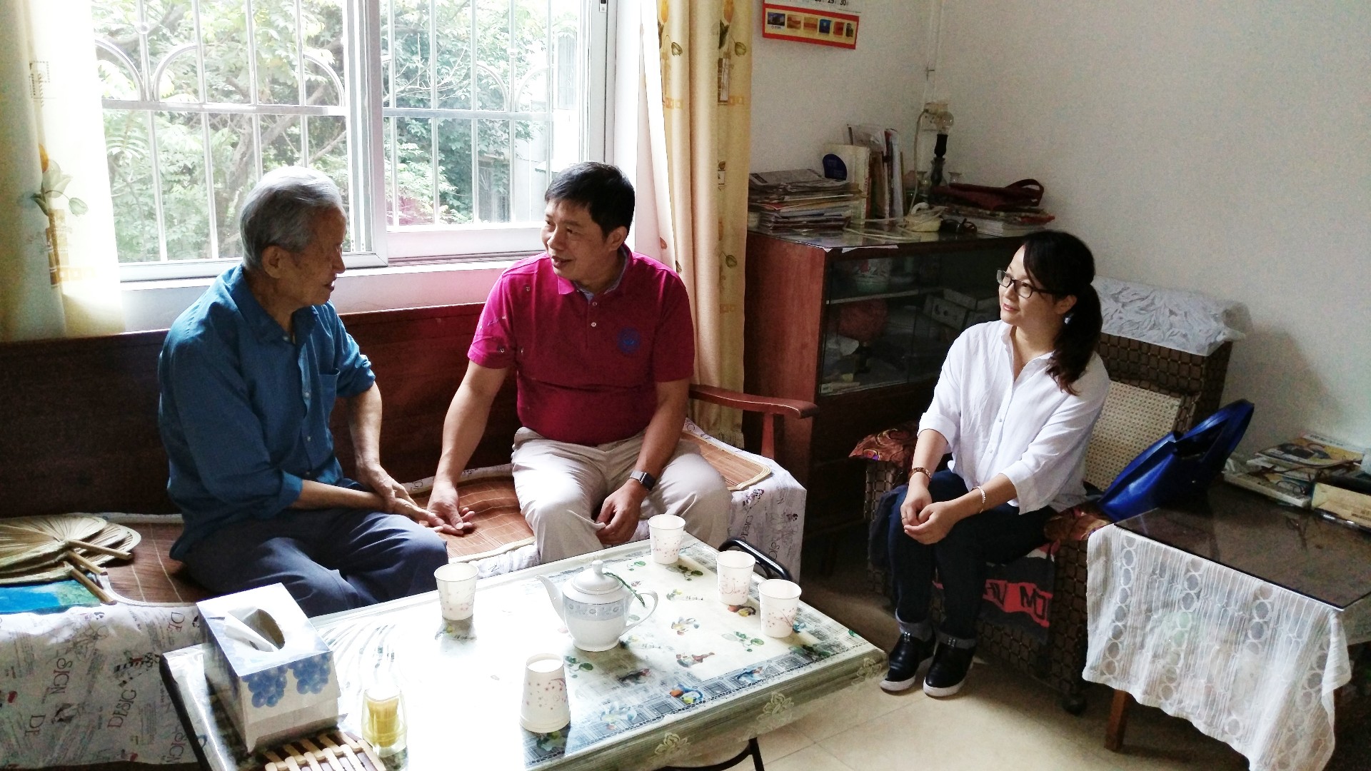 我院领导看望慰问部分退休教职工