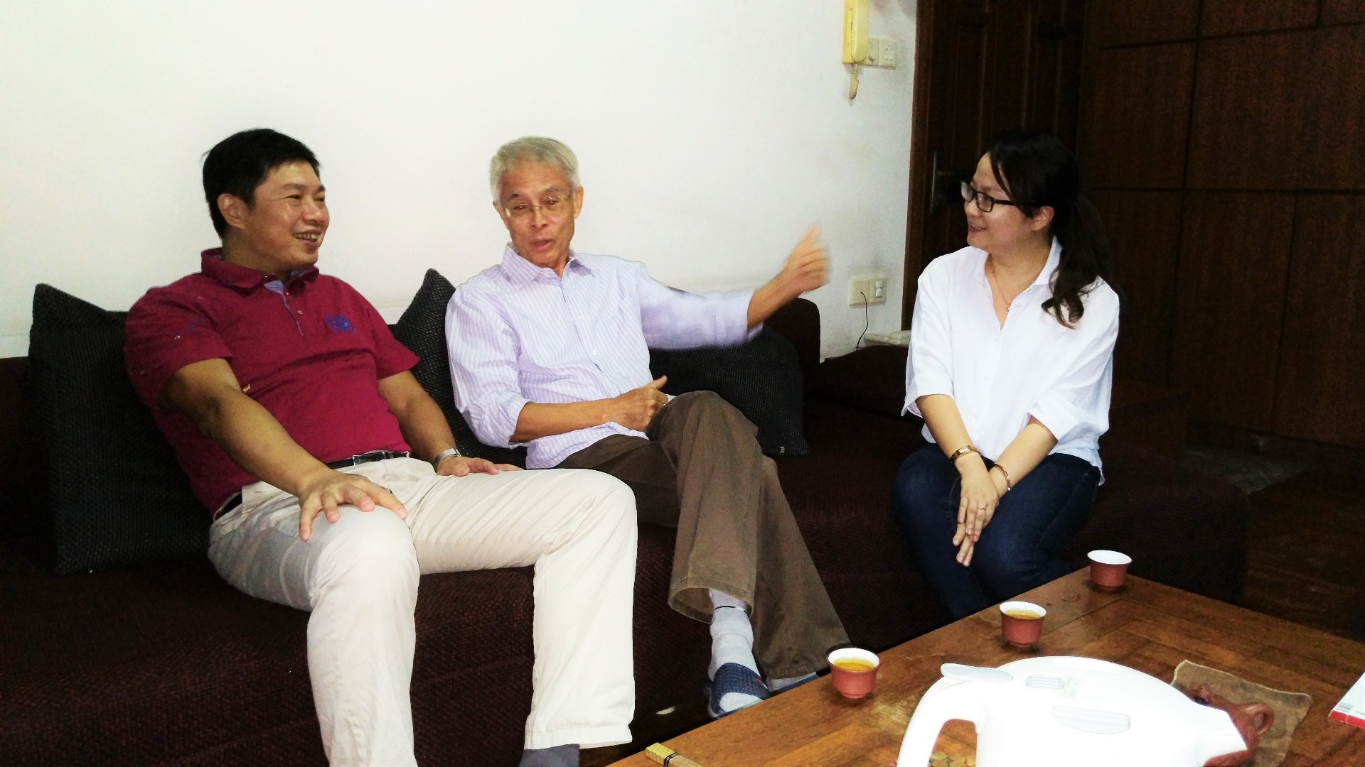 我院领导看望慰问部分退休教职工