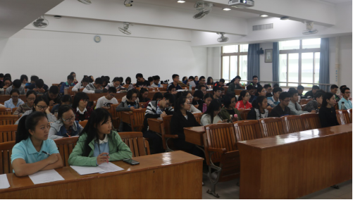 心理学系王雨吟老师受邀为我院2016级本科生开讲心理讲座