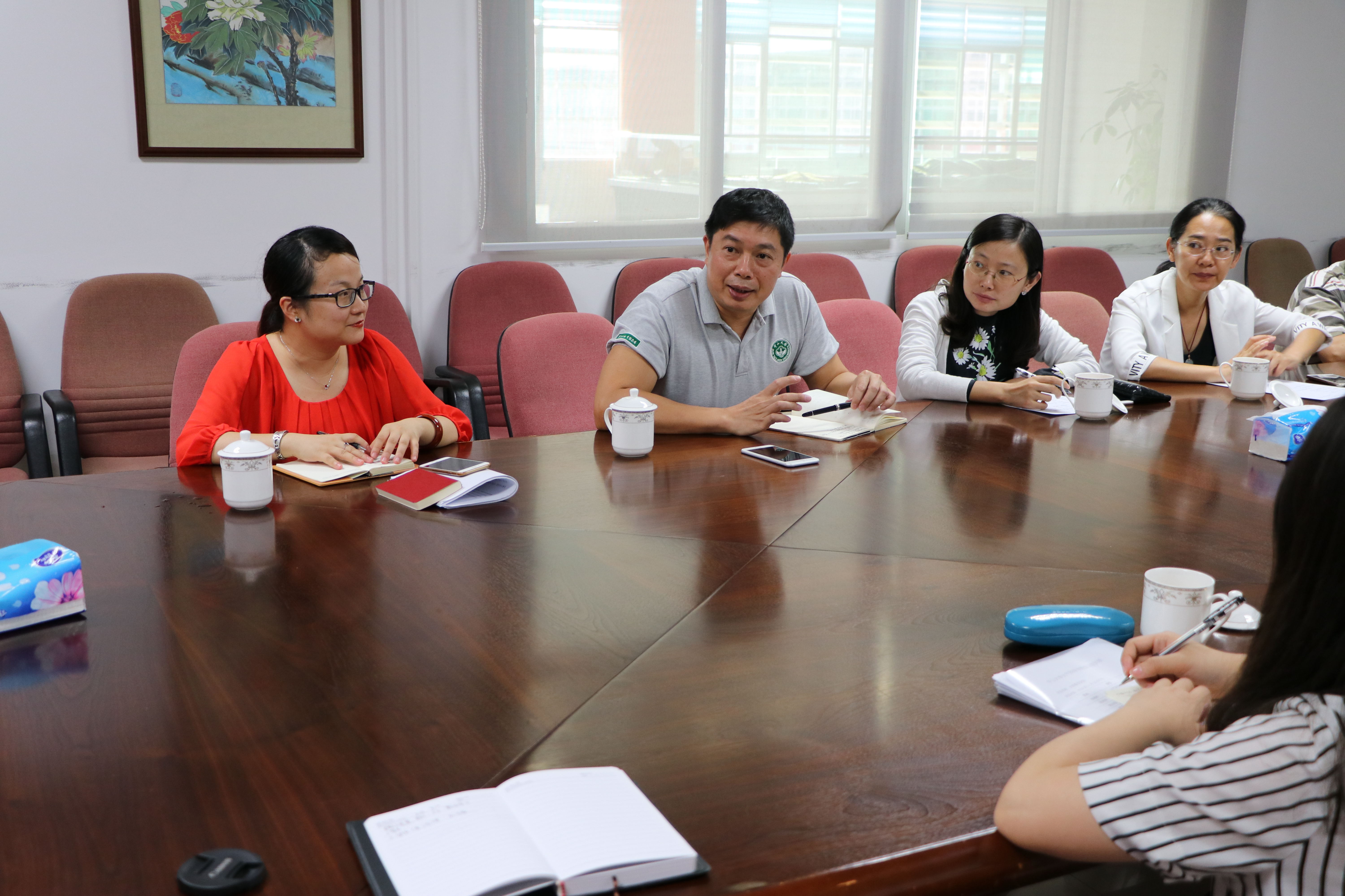 【两学一做】我院联合珠海校区6院系及校区党工委中心组举办“两学一做” 暨学习贯彻十八届六中全会精神专题报告会