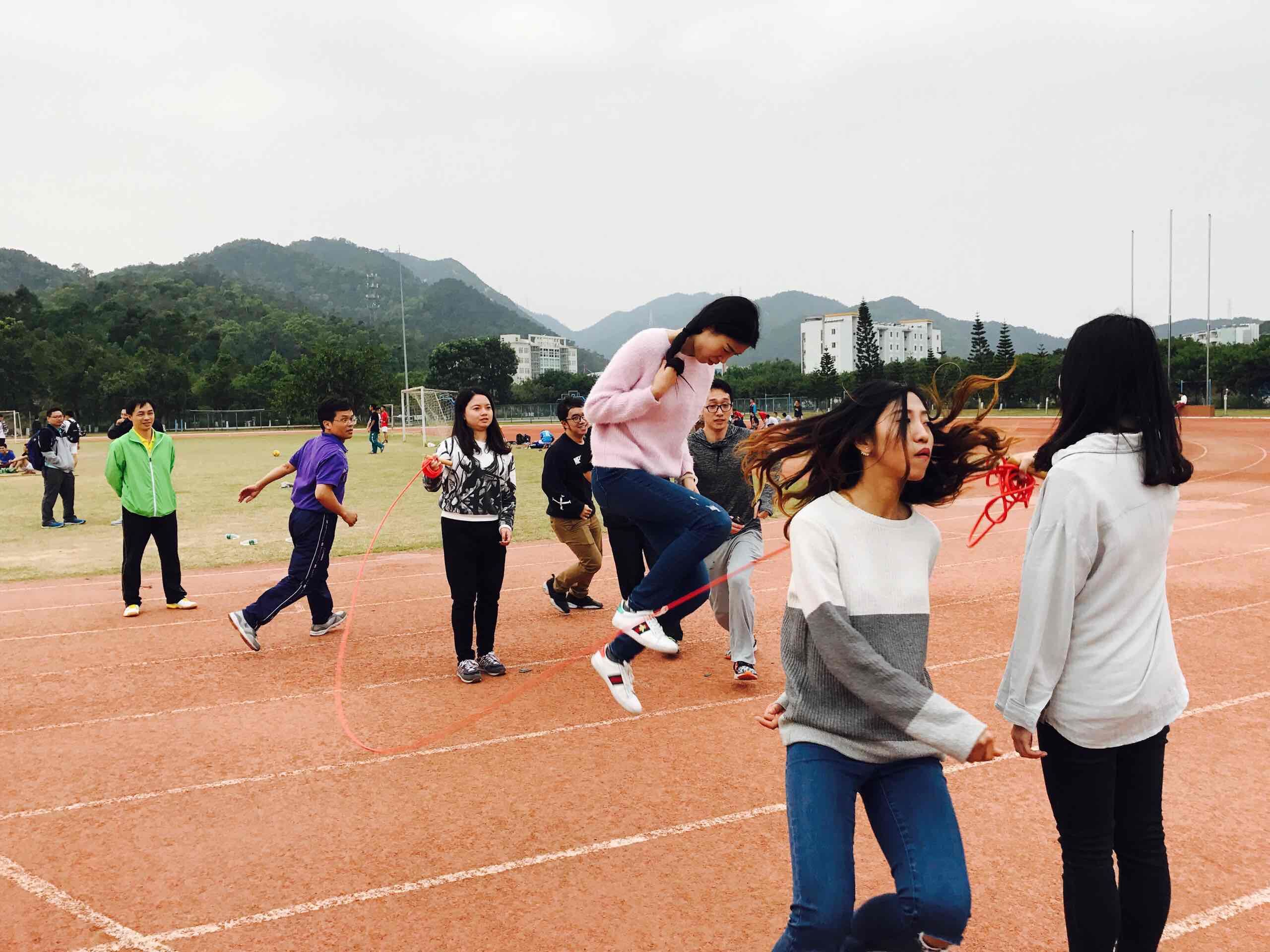 我院代表队在珠海校区第十二届教职工趣味运动会中取得佳绩