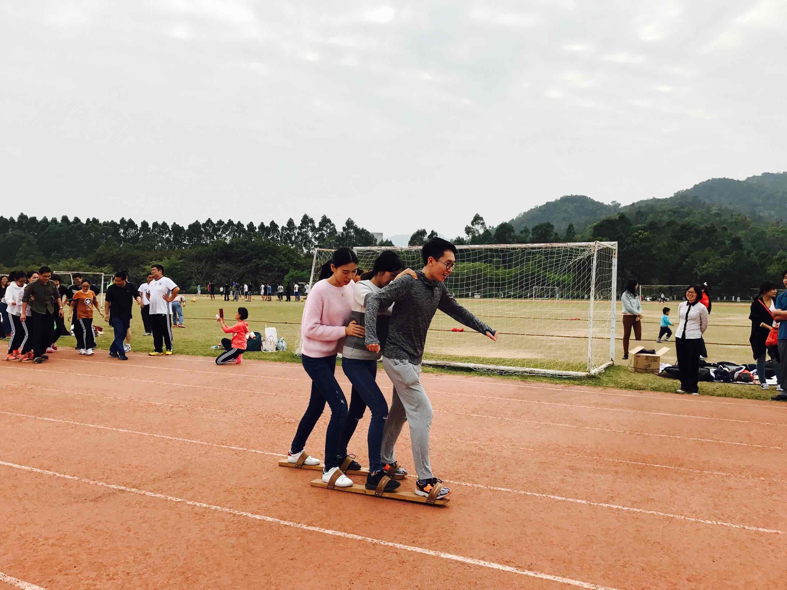 我院代表队在珠海校区第十二届教职工趣味运动会中取得佳绩