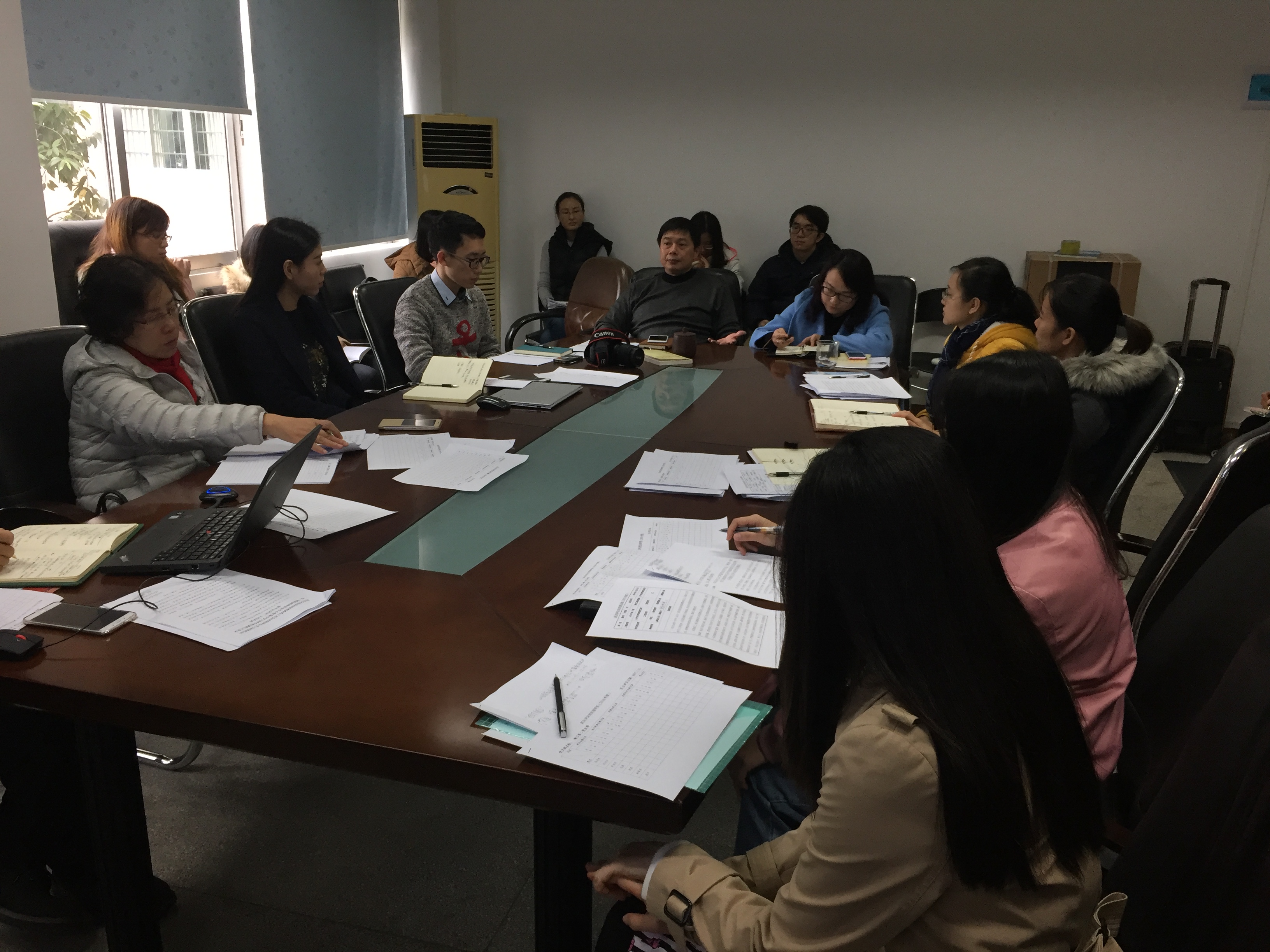 我院教工第二党支部召开专题组织生活会暨民主评议党员会议