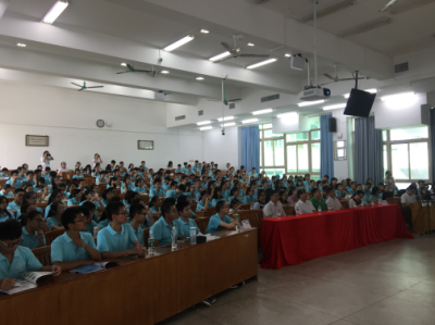 分担风雨，分享阳光——央视著名气象主持人宋英杰老师为我院新生主讲“大气新生第一课”