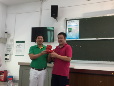 分担风雨，分享阳光——央视著名气象主持人宋英杰老师为我院新生主讲“大气新生第一课”