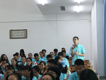 分担风雨，分享阳光——央视著名气象主持人宋英杰老师为我院新生主讲“大气新生第一课”