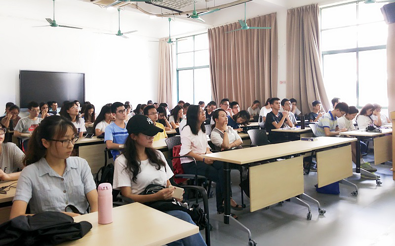 平安国庆，暖心中秋 ——我院分校园进行节前学生安全教育及宿舍巡查慰问工作
