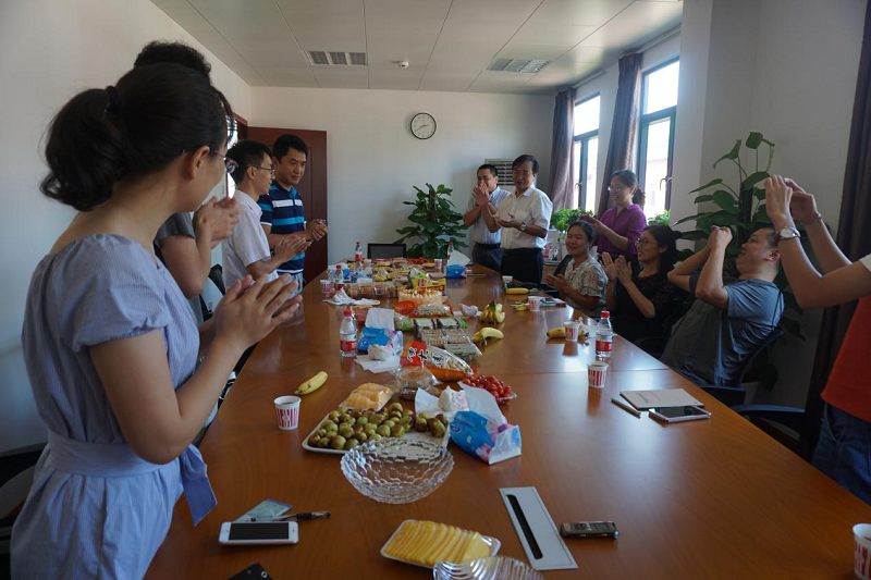 喜迎佳节，温情相约 ----学院工会组织教职工生日会暨新入职教师座谈会