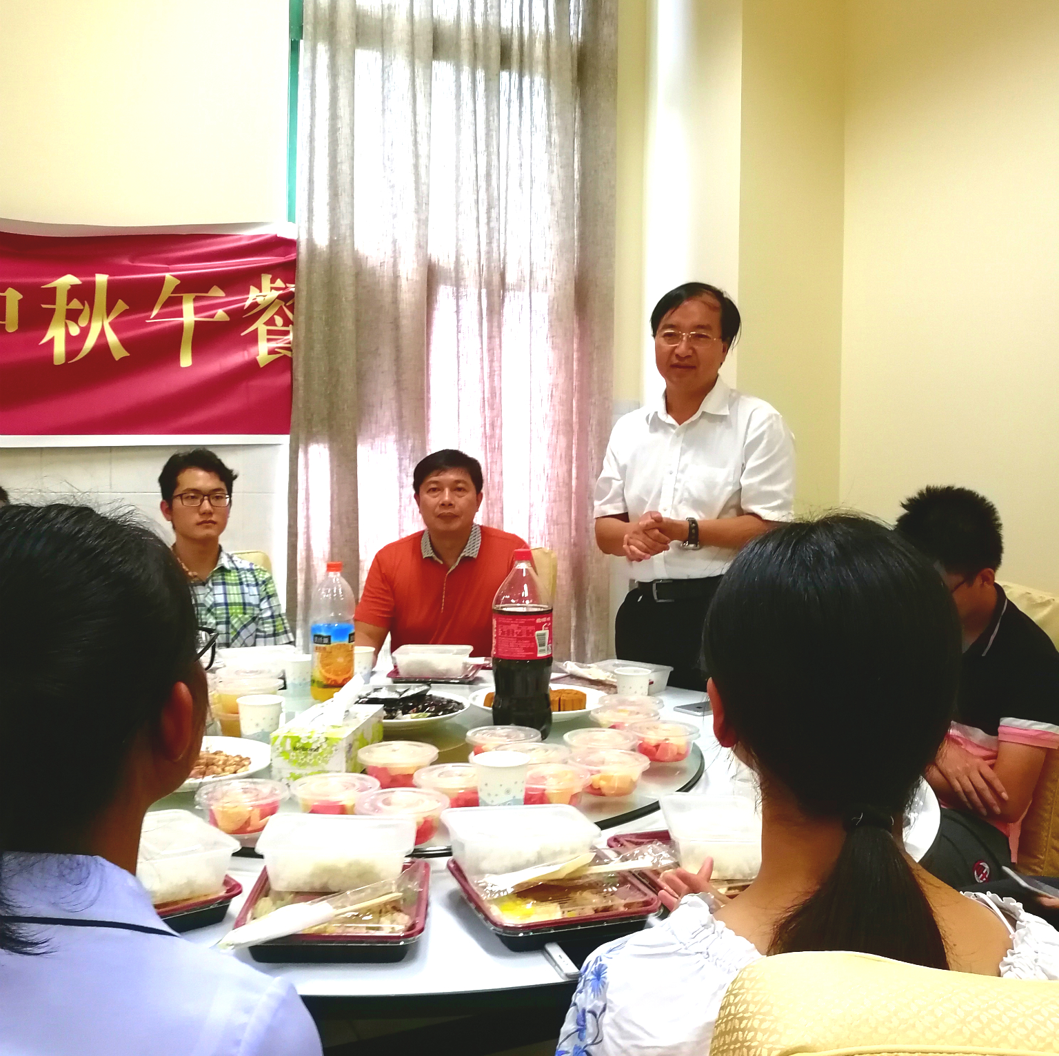 海上生明月，天涯共此时——学院举办师生中秋午餐会