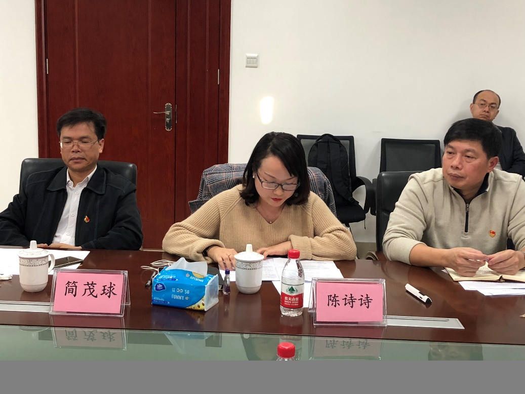 孙冬柏常务副校长、王雪华副校长参加我院中层领导班子民主生活会