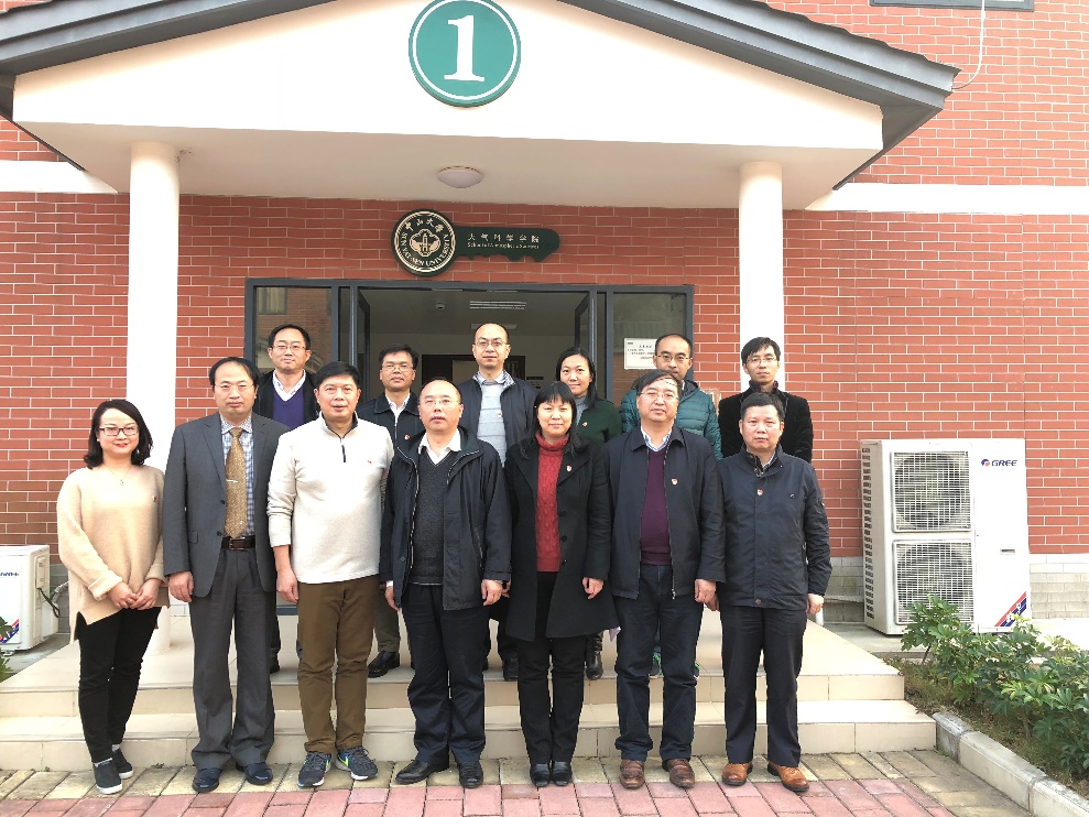 孙冬柏常务副校长、王雪华副校长参加我院中层领导班子民主生活会