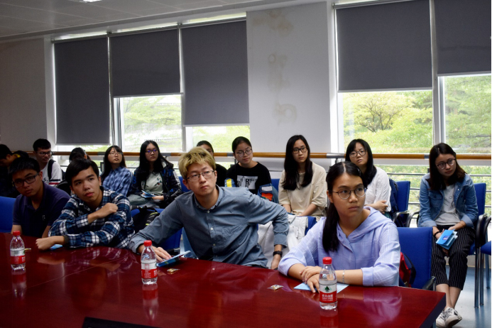 经纬蓝天，安全领航——我院师生前往中南空管局管制中心实践学习