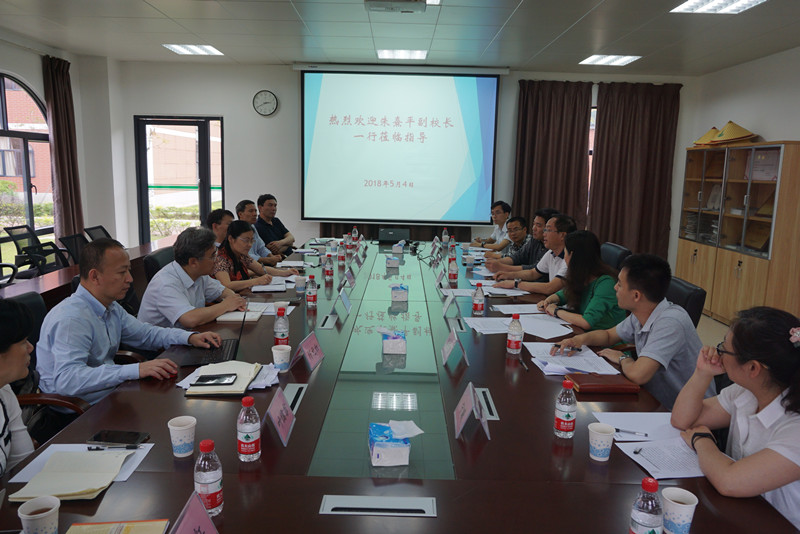 朱熹平副校长一行到我院调研实验室设备管理工作