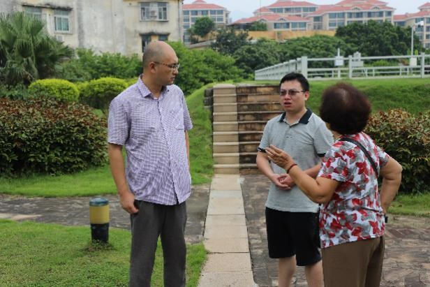 走访组参观云浮市气象局气象观测场