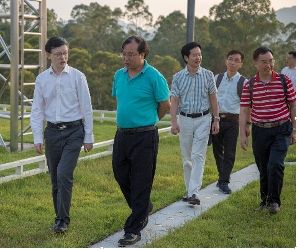 与会领导考察增城国家基准气候站、开放实验站增城基地，参观我院环境气象综合观测车