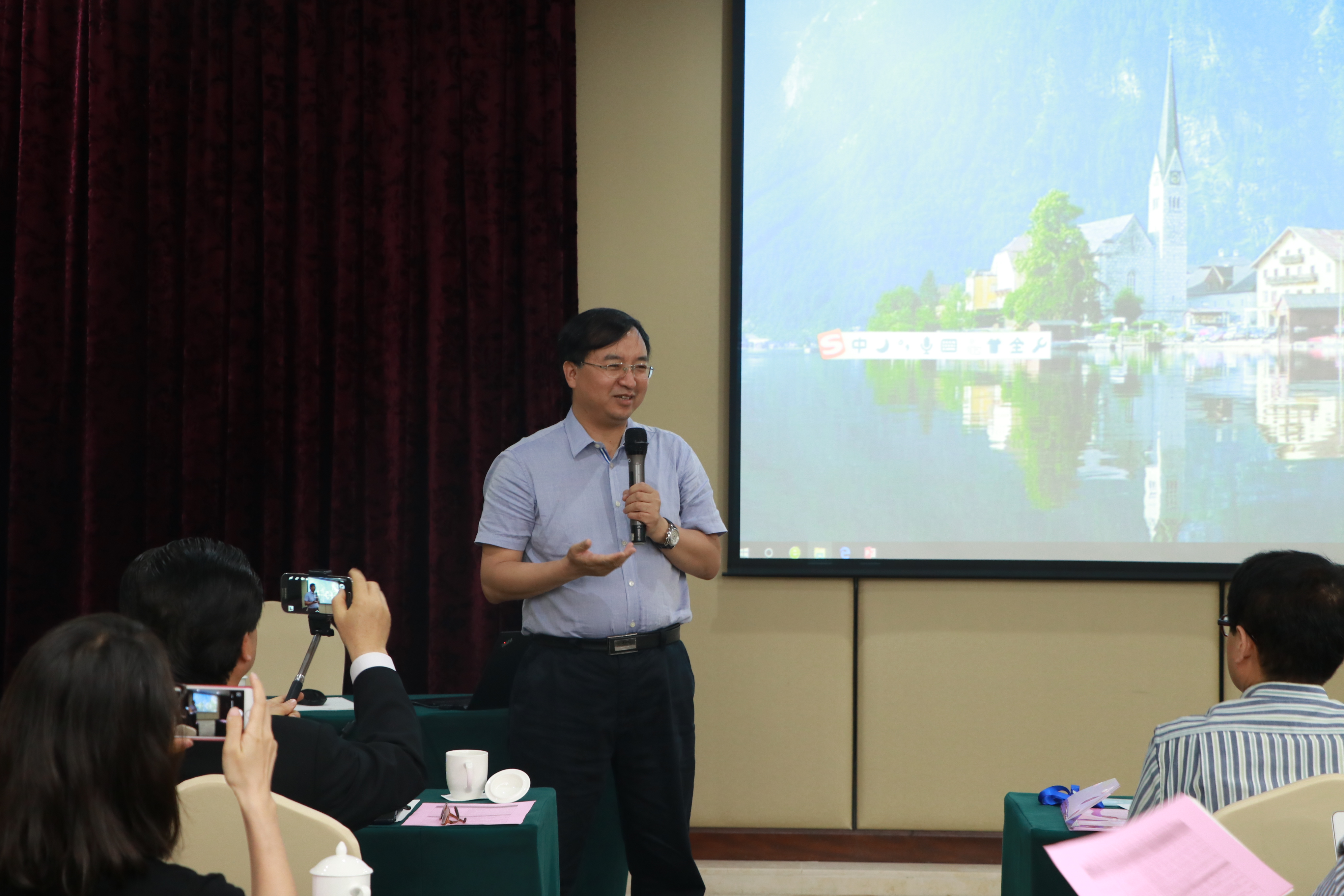 中-韩天气气候联合研讨会在我校召开