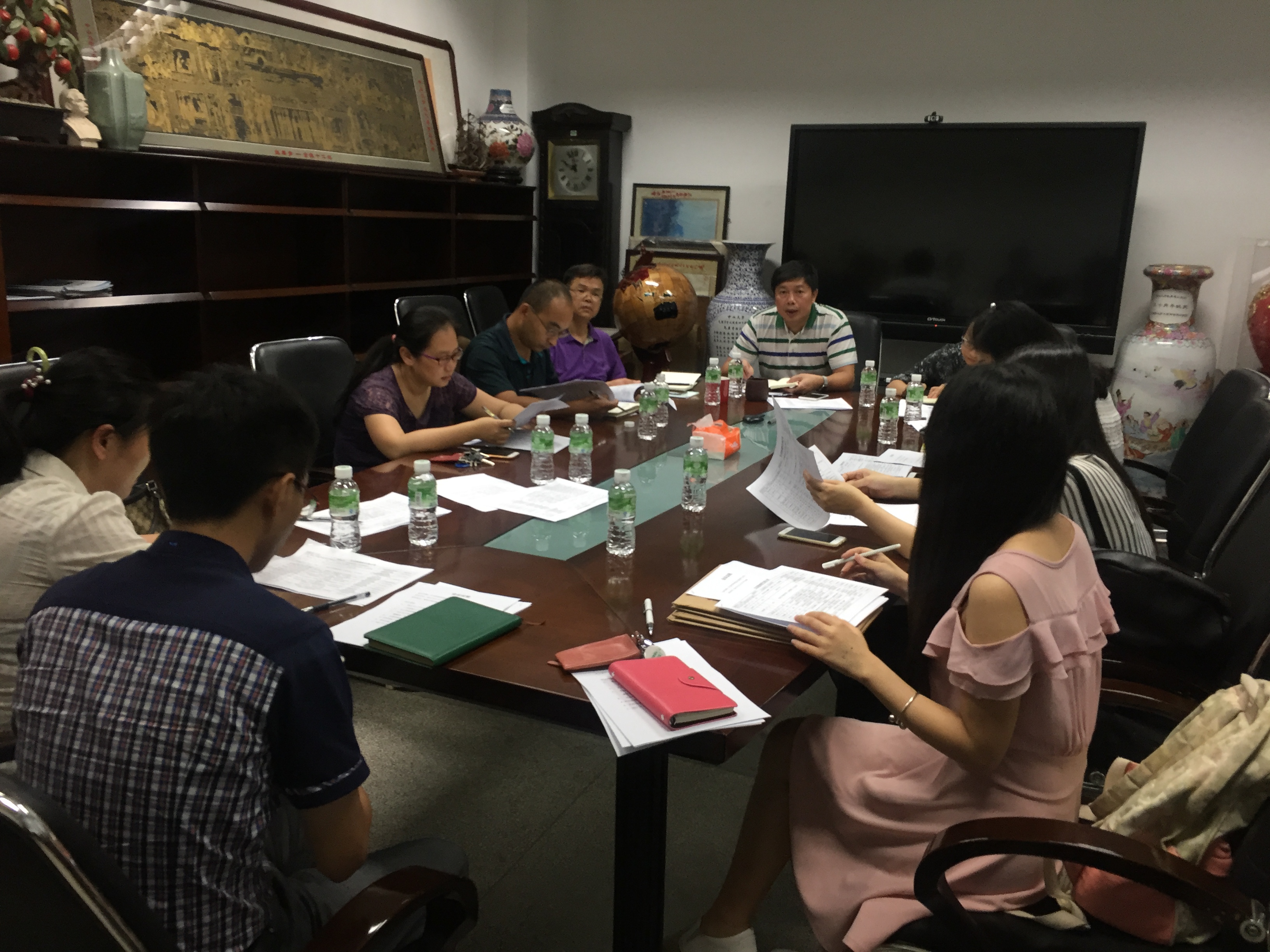 我院召开党总支中心组扩大会议传达学习省第十二次党代会精神