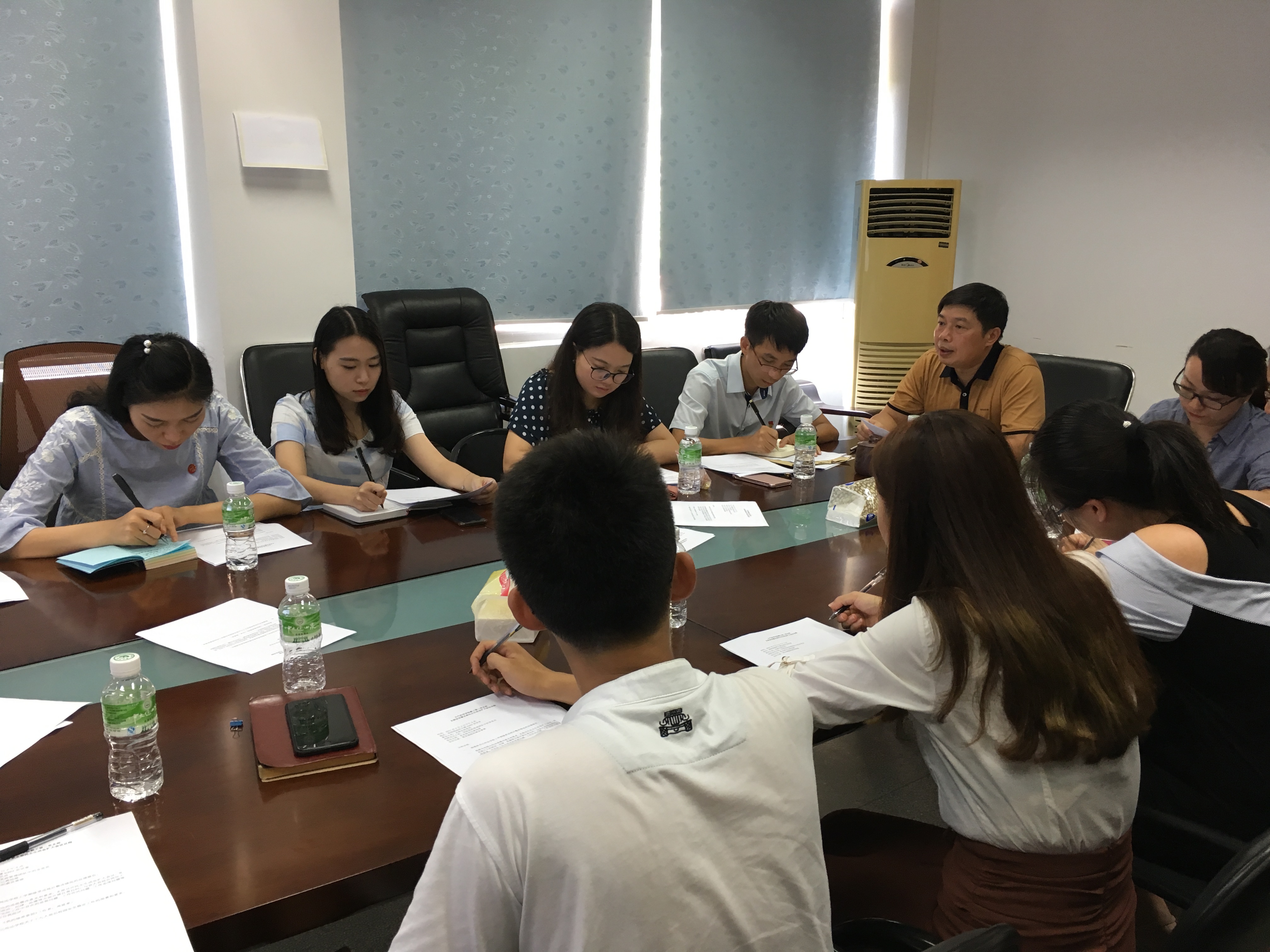 我院教工第二党支部召开作风整顿专题民主生活会